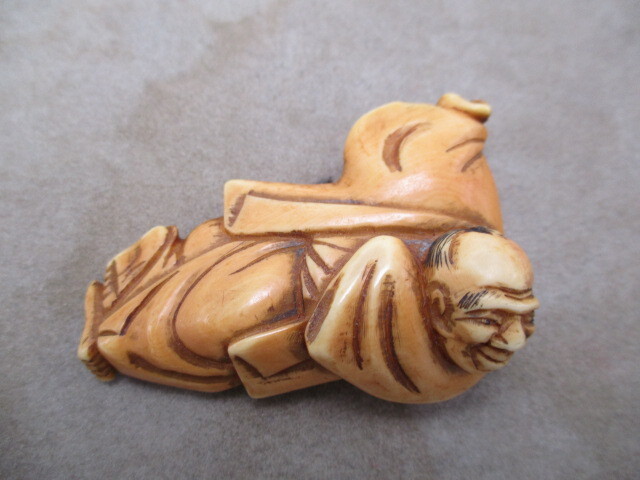 レトロ アンティーク 骨董品 根付 横を向く男 鹿角