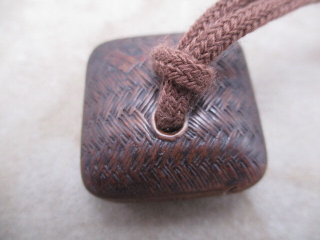 レトロ アンティーク 骨董品 根付 編みかご 在銘 卜王 木製